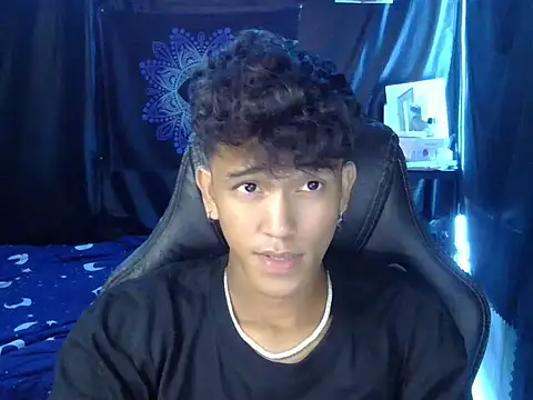 hugekenbigcock webcam