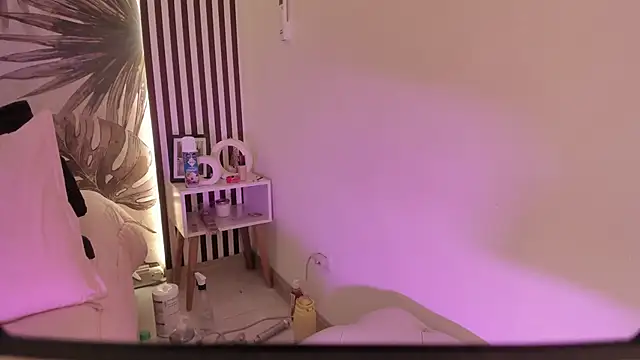 Samaantha-White webcam