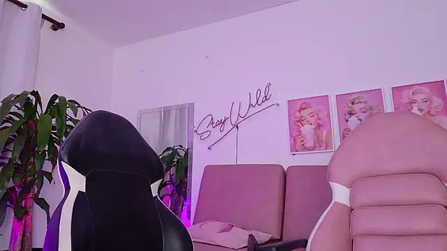 Emmy_And_Luna webcam