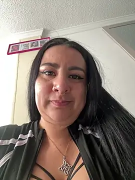 Webcam Model (Abril_Luv)  is live.Free join now!