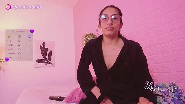 Lucyanajoi webcam