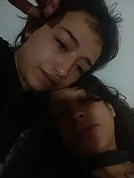 AlexxaAndRileyy webcam