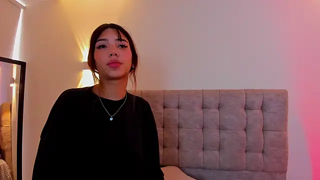 sky_n_zayn (G teen) - french kiss