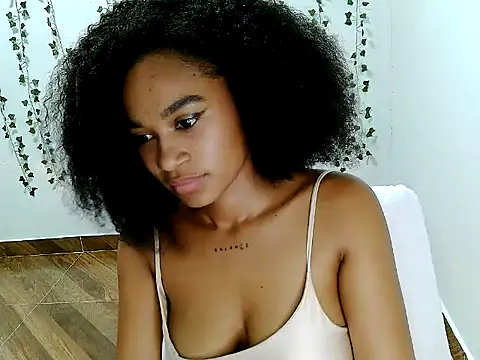 Akemy_Saunders webcam