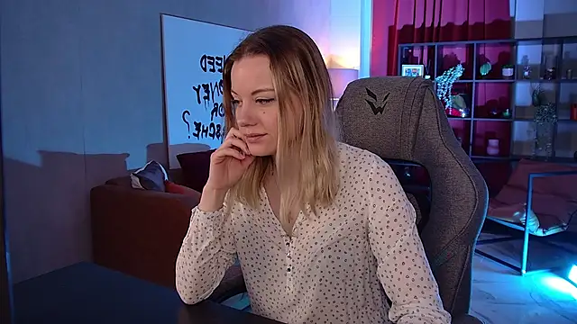 VireliaMoonfall webcam