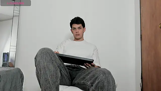 elijah_stoone (M twink) - stay in boxers!!