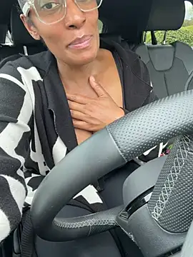 thatnannextdoor (F mature) - Nan needs a massage 💚