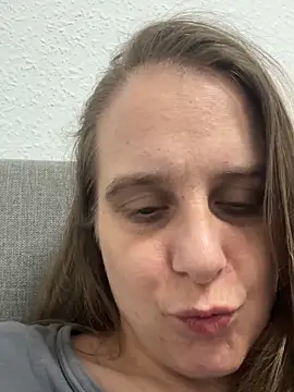 Webcam Model (Chantalee)  is live.Free join now!