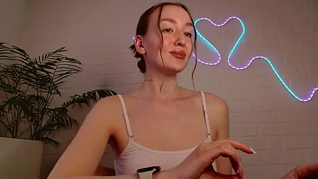 WhitePrincessLuna webcam