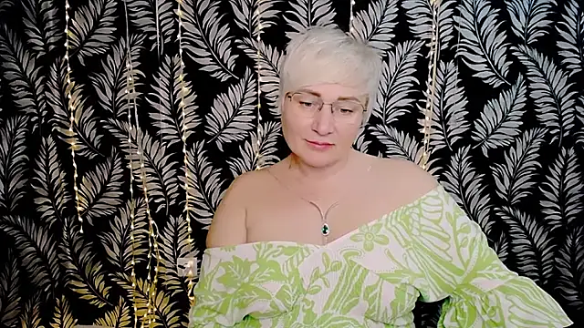 Olivia_playful webcam