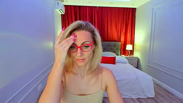 MuseOfStage live sex cam