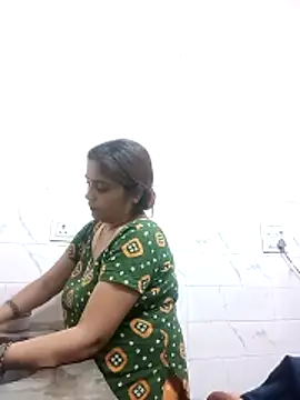 trisha_71 - Trisha_71's free webcam - UK Sex Cams