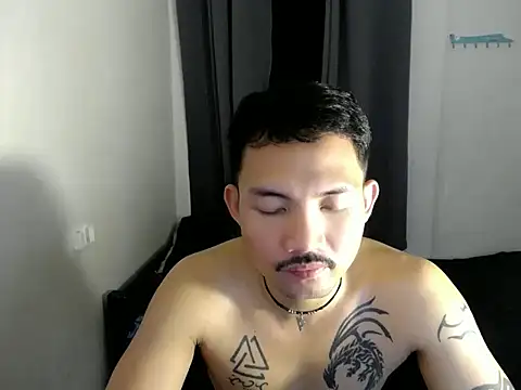 Thefriskyasian webcam