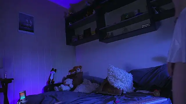 DaddysLittleSlutfox webcam