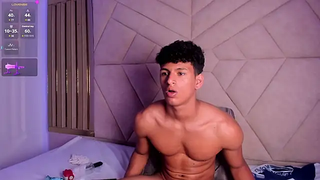 domenicorey - DomenicoRey's free webcam - UK Sex Cams