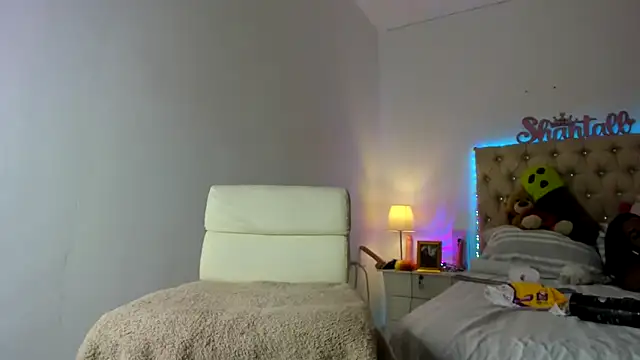 shantallhotxx webcam