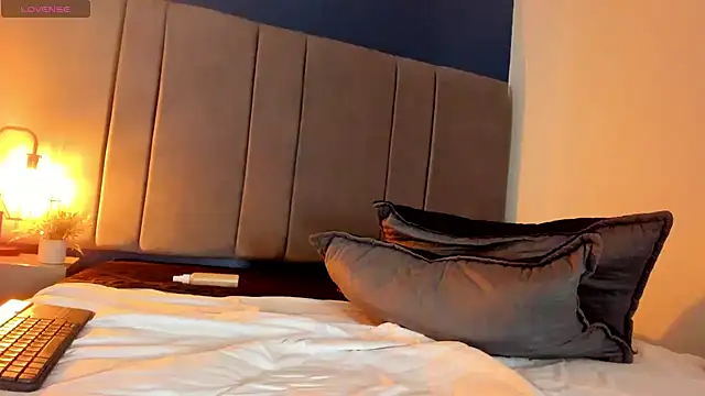 laura_hotties webcam