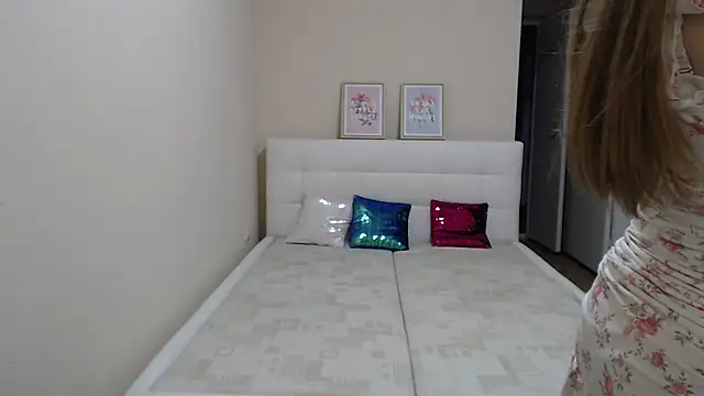 AnnaSweet18 live sex cam