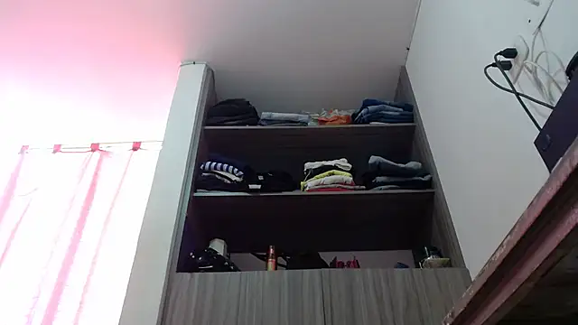 nicolle_milf1978 webcam