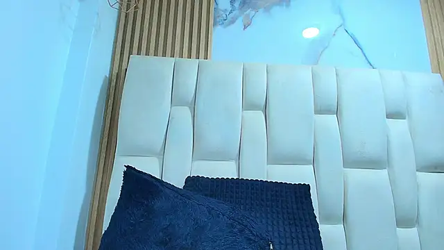 Naughty_Kittenm webcam