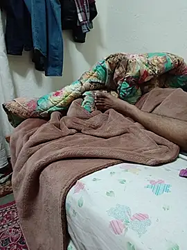 dark-skinned212 webcam