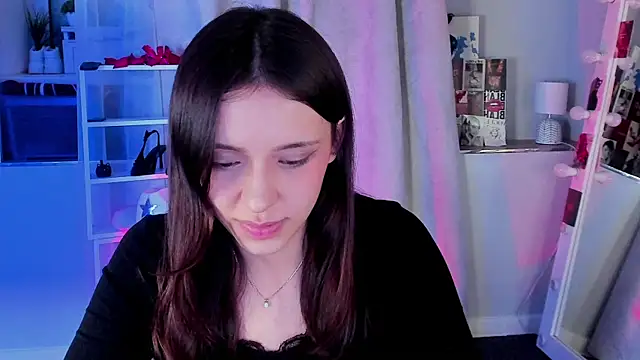 Sahara_Shields webcam