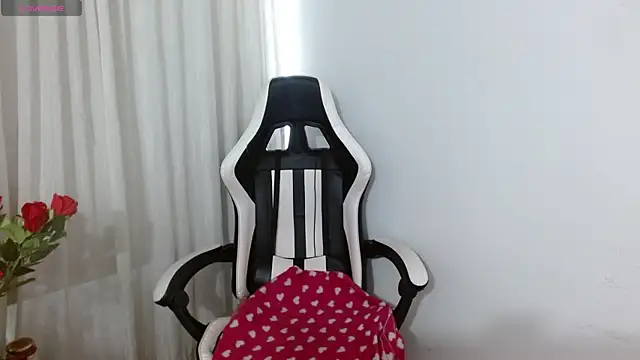 Lunasquirt1985 webcam