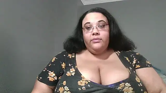 SexyBBW10790 webcam