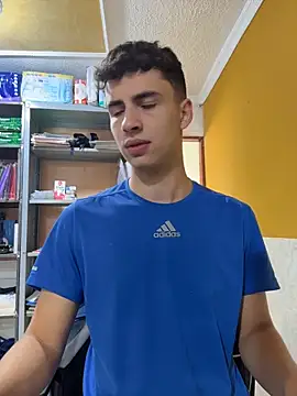 AdrianRinaldi's live cam