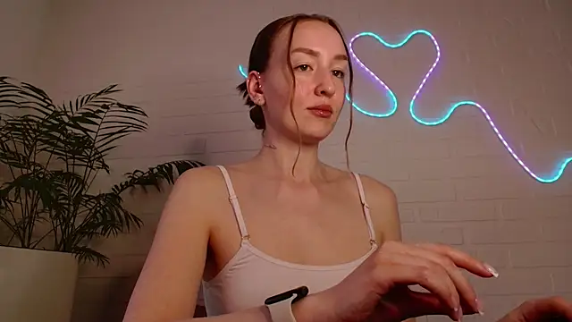 WhitePrincessLuna webcam