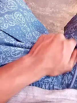 younggblackkCOCK19 webcam