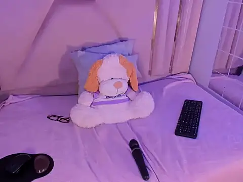 ElaSalvatorehh webcam