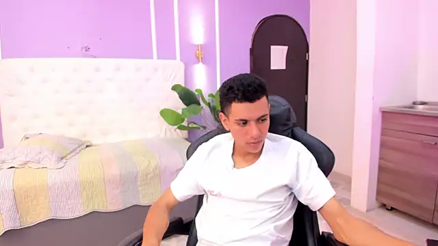 dominicjonnes webcam