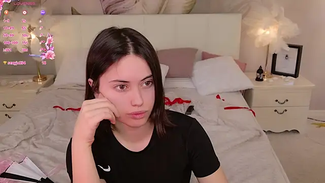 Lunaa_Babygirl webcam