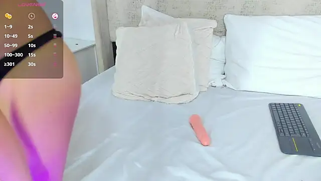 Charlotte_Benette webcam