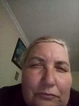 AureliaSky598 webcam