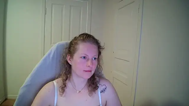 Girlnina-1995 webcam