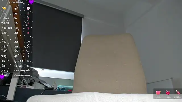 laura-hills18 webcam