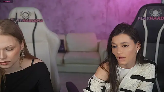 Charlotte_Dreams webcam