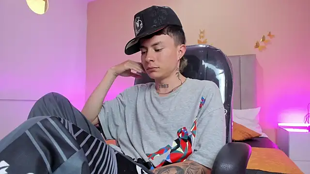 nascary_fox - Nascary_Fox's free webcam - UK Sex Cams