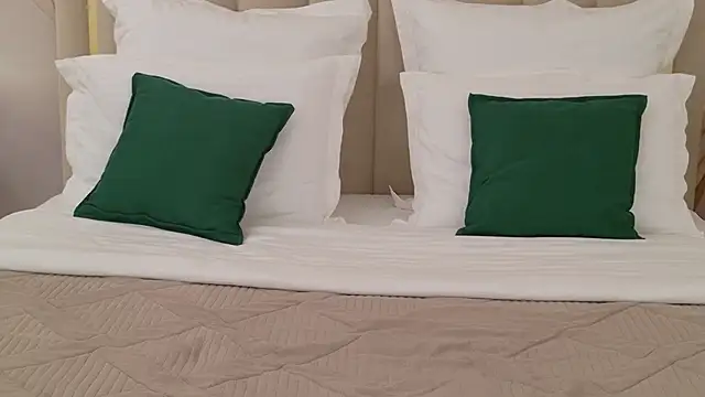 voyeur porn Milaleoneli