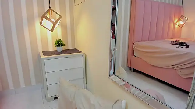 video chat xxx MIA JONS2