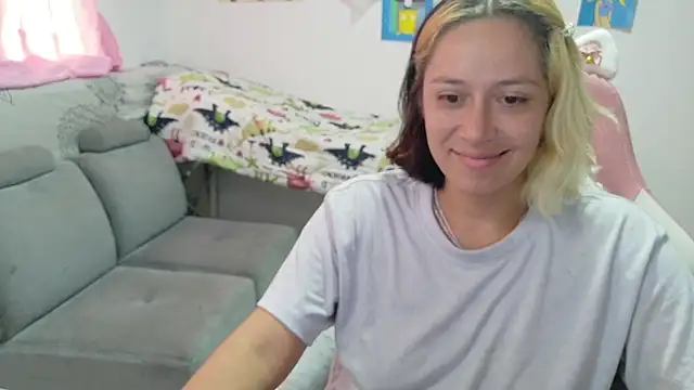 MommyMiaWs webcam