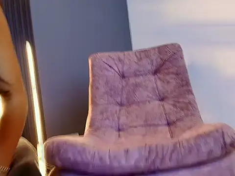 alison_holand webcam