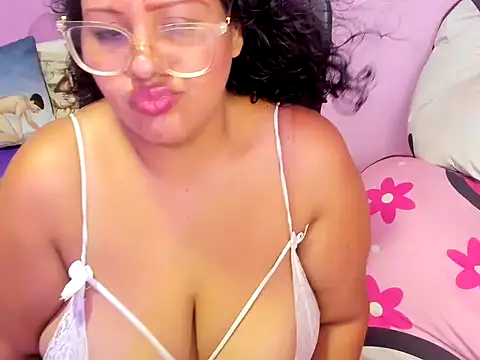 sra_boobs webcam