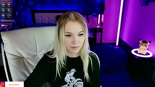 NaomiHita webcam