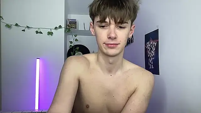 YourMilkyGuy webcam