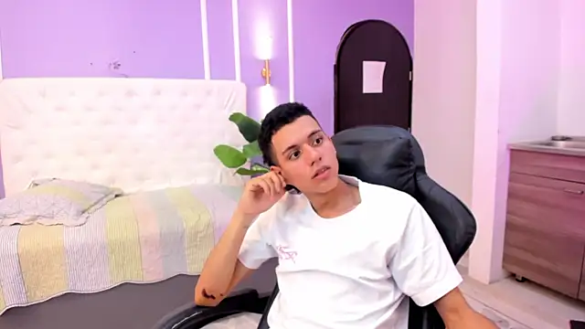 dominicjonnes webcam