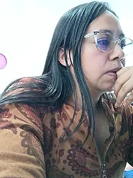 Violeta-Stationery_7 webcam