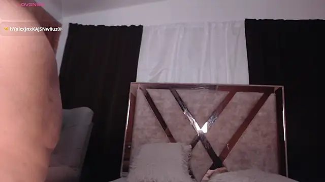 AGATHAA_WHITE webcam